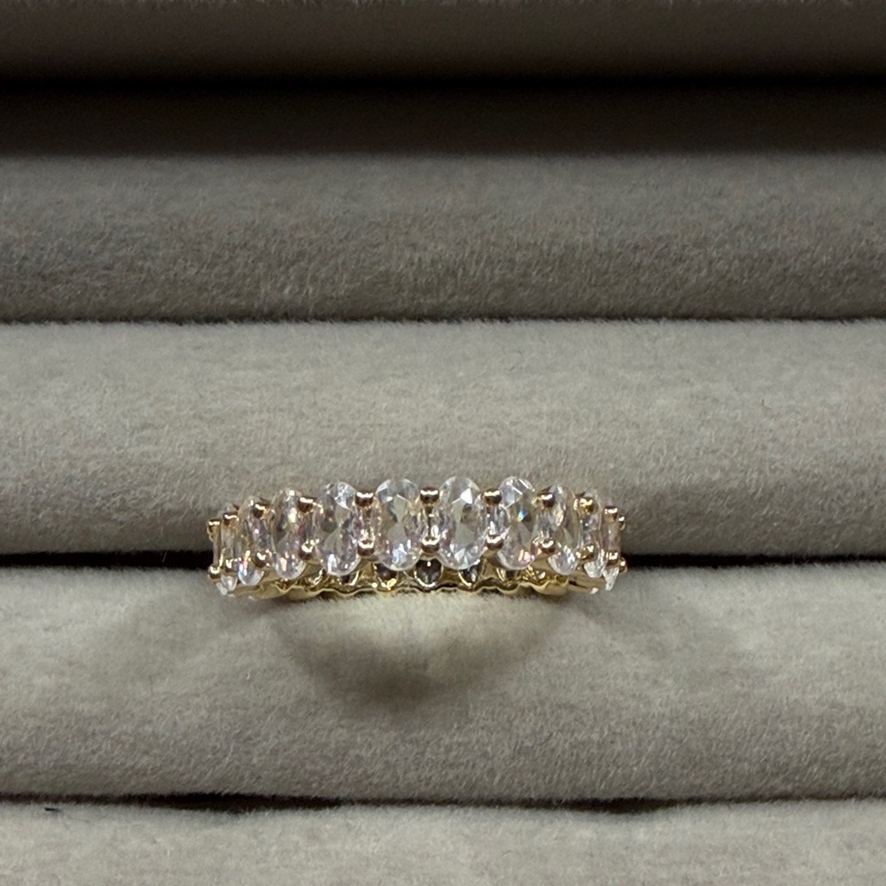 Elegant Gold and Silver Women's Ring